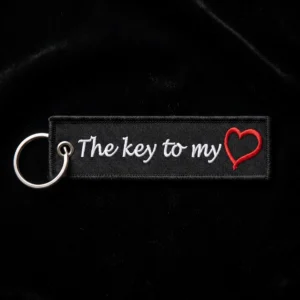 Breloc Brodat - Prestige Flame - Key to My Heart Material premium impermeabil, extrem de durabil în timp. Ață de înaltă calitate, rezistentă la intemperii, raze UV, căldură și frecare