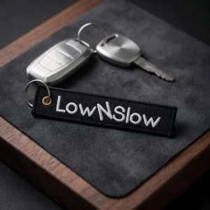 Breloc Brodat - Prestige Flame - LowNSlow Material premium impermeabil, extrem de durabil în timp. Ață de înaltă calitate, rezistentă la intemperii, raze UV, căldură și frecare