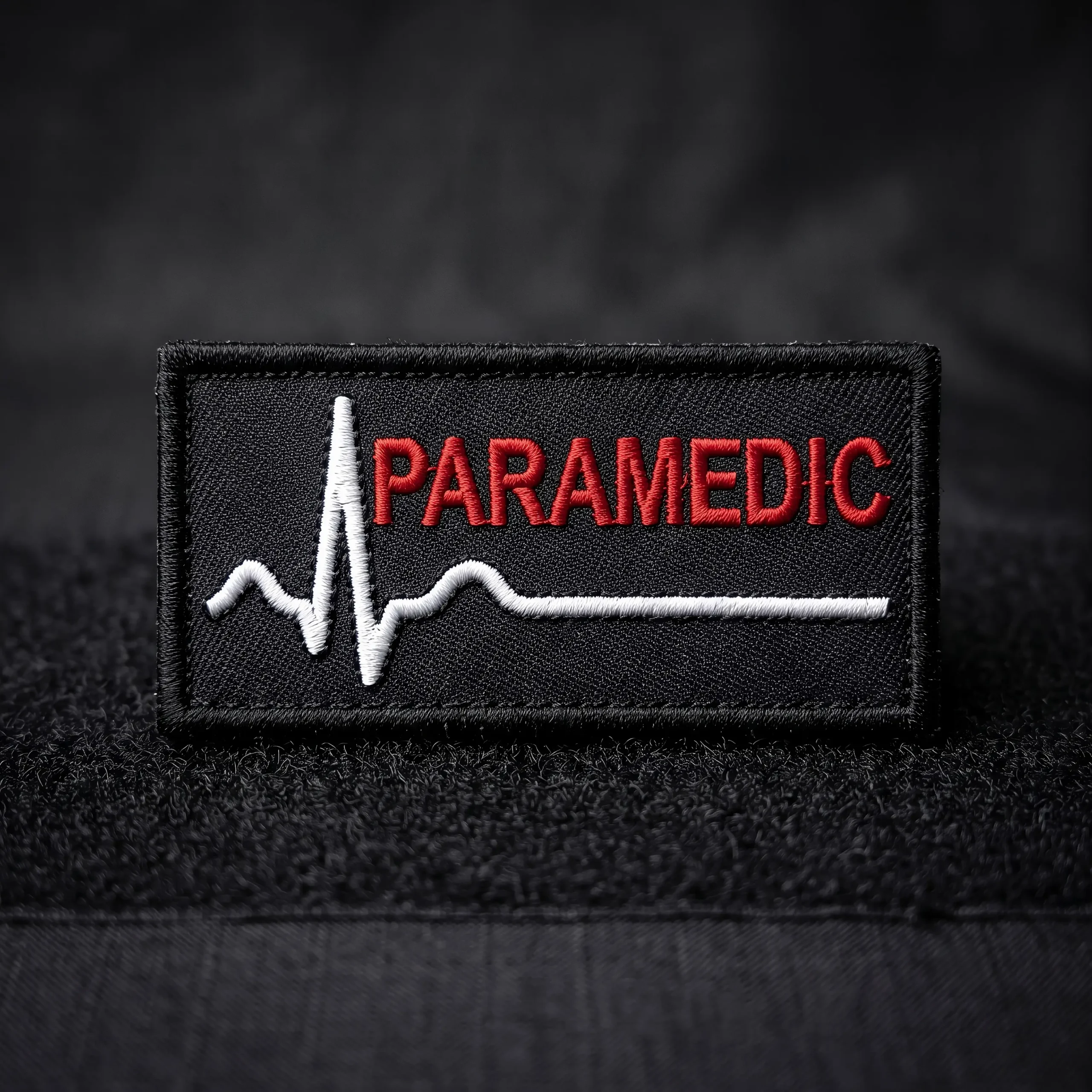 Patch - Prestige Flame - Paramedic Material premium impermeabil, extrem de durabil în timp. Ață de înaltă calitate, rezistentă la intemperii, raze UV, căldură și frecare
