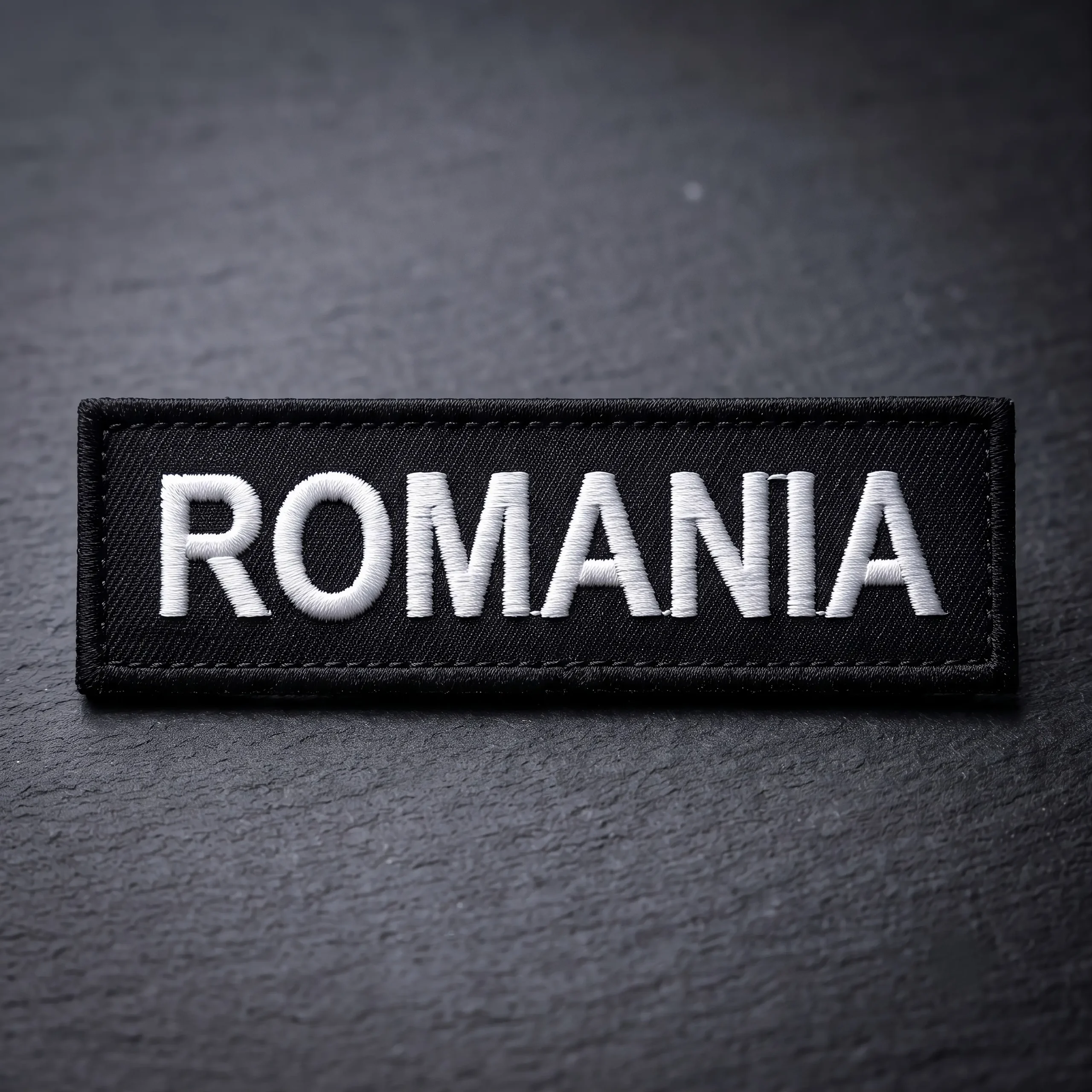 Patch - Prestige Flame - Romania Material premium impermeabil, extrem de durabil în timp. Ață de înaltă calitate, rezistentă la intemperii, raze UV, căldură și frecare